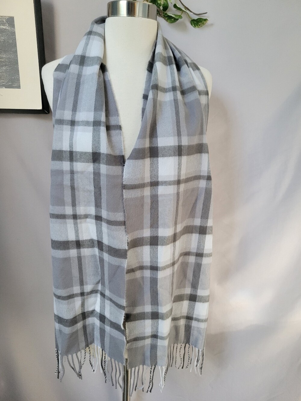 Made in Scotland Cashmere Plaid Fringe Scarf Gray